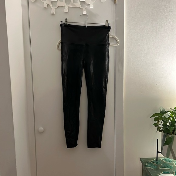SPANX Pants - Spanx faux leather leggings